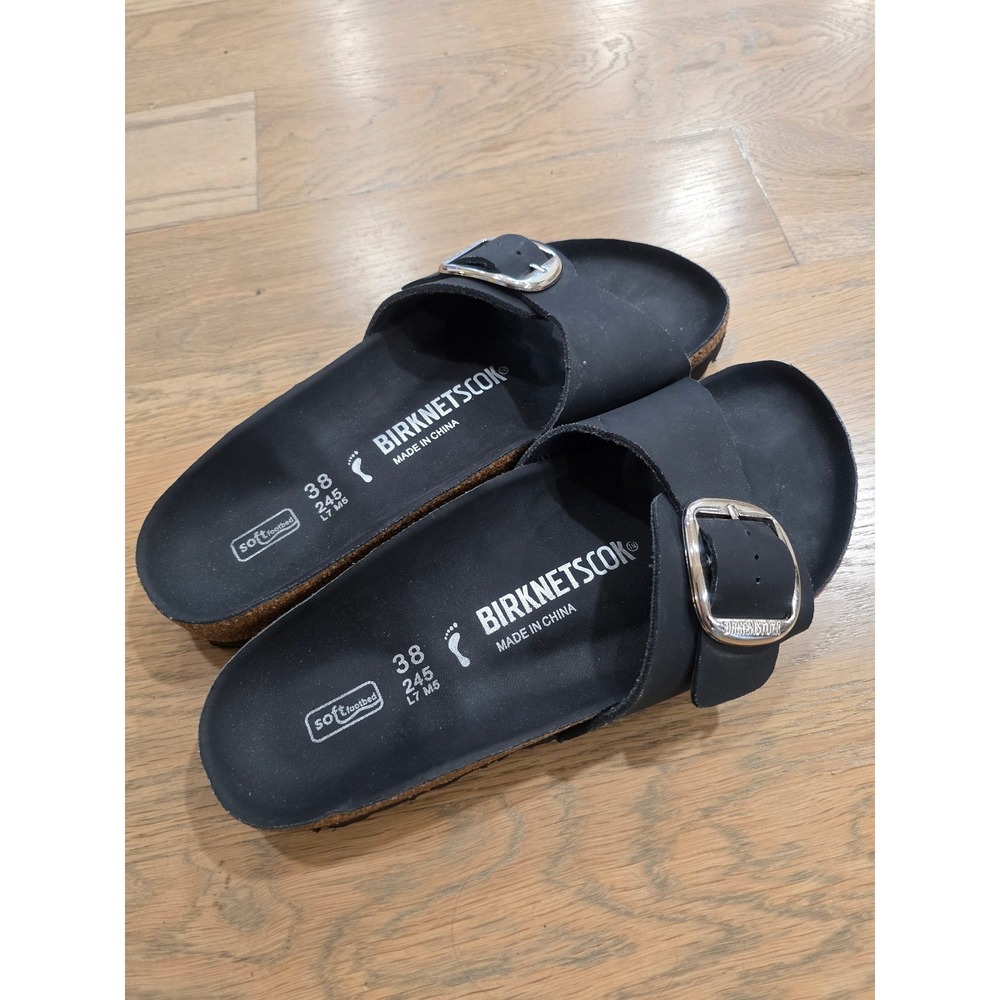 Birknetscok Black Big Buckle Slide Sandals Soft Footbed Womens 38 7-7.5 - Picture 3 of 6
